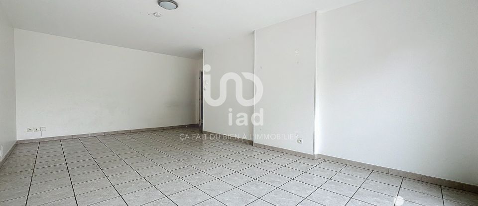 Apartment 3 rooms of 83 m² in Meyzieu (69330)