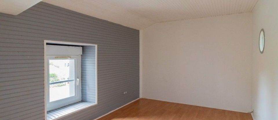 Maison 7 pièces de 160 m² à Saint-Jean-de-Beugné (85210)