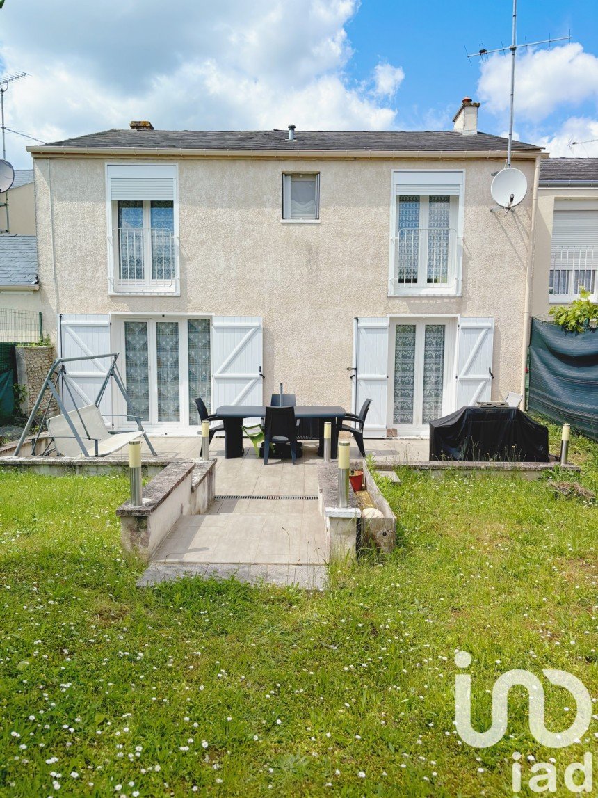 Maison 5 pièces de 109 m² à Saint-Pierre-lès-Nemours (77140)