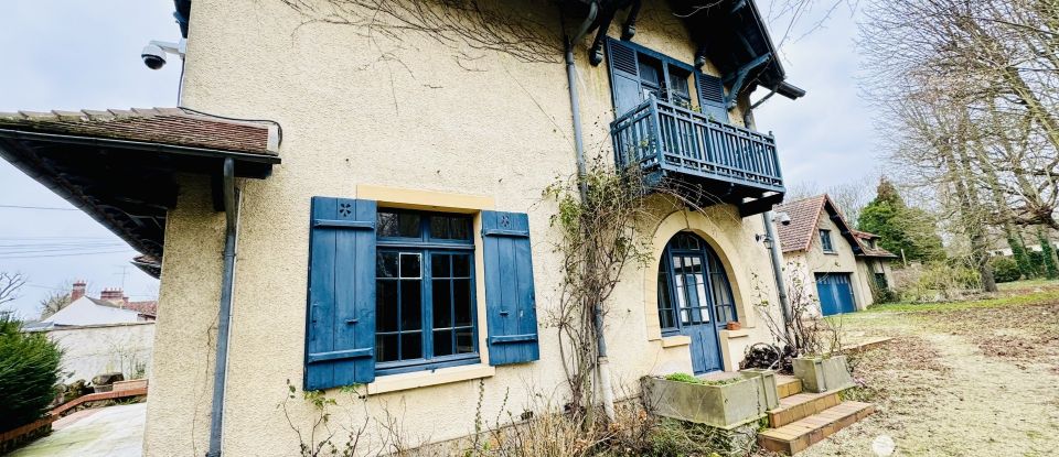 Mansion 12 rooms of 236 m² in Couilly-Pont-aux-Dames (77860)