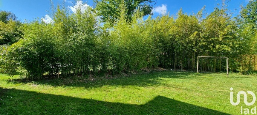 Land of 774 m² in Salles (33770)