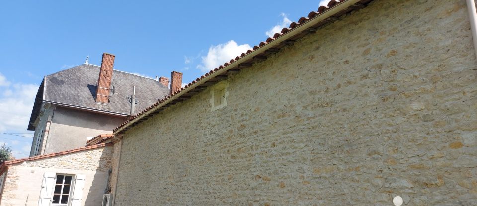 Demeure 15 pièces de 291 m² à Chantonnay (85110)