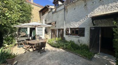 House 7 rooms of 148 m² in Vaux-le-Pénil (77000)