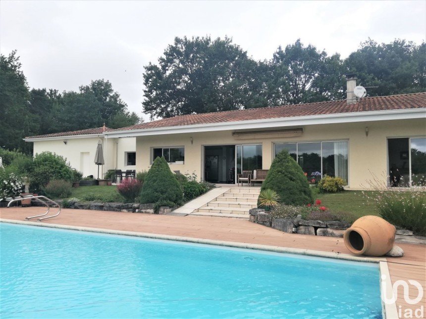 House 5 rooms of 193 m² in Marsac-sur-l'Isle (24430)