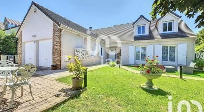 Maison traditionnelle 8 pièces de 205 m² à Périgny (94520)