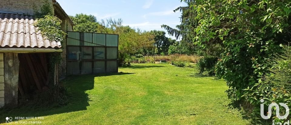 Immeuble de 60 m² à Les Touches-de-Périgny (17160)