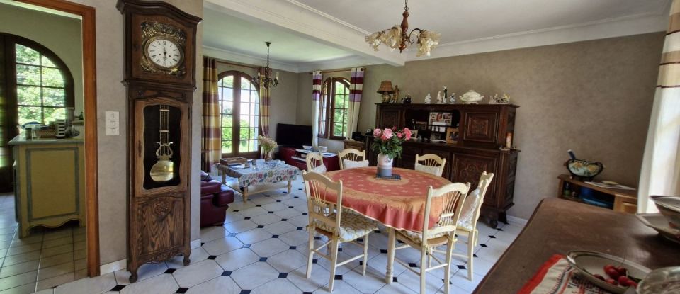 House 5 rooms of 139 m² in Saint-Seurin-de-Prats (24230)