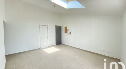 Duplex 5 rooms of 74 m² in Eyguières (13430)