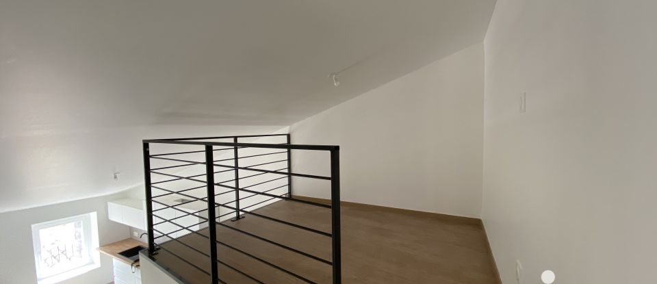 Duplex 5 pièces de 74 m² à Eyguières (13430)