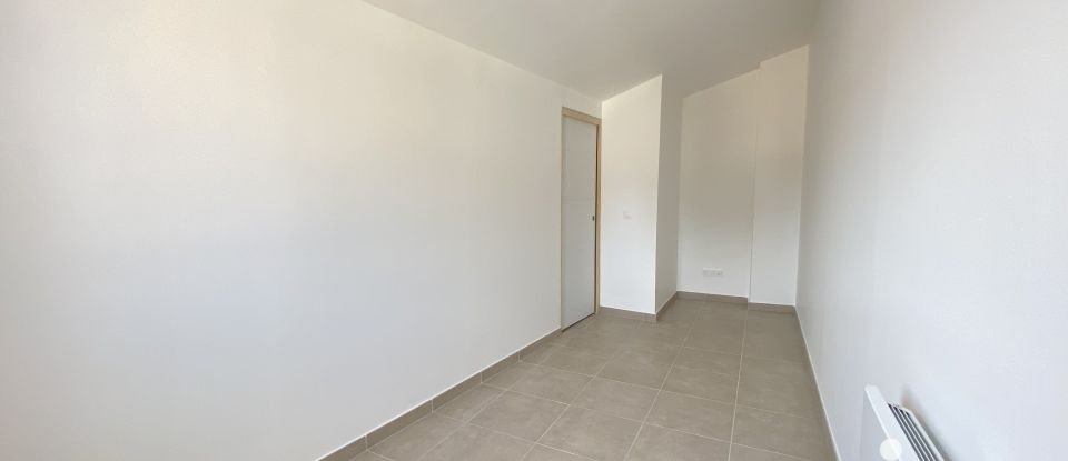 Duplex 5 pièces de 74 m² à Eyguières (13430)