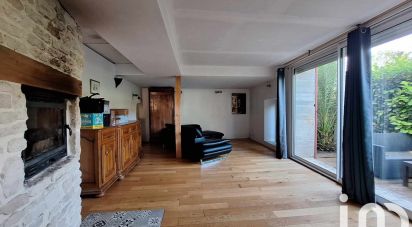 Country house 5 rooms of 148 m² in Chambon (17290)