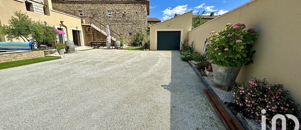 Demeure 8 pièces de 214 m² à Saint-Marcel-lès-Sauzet (26740)