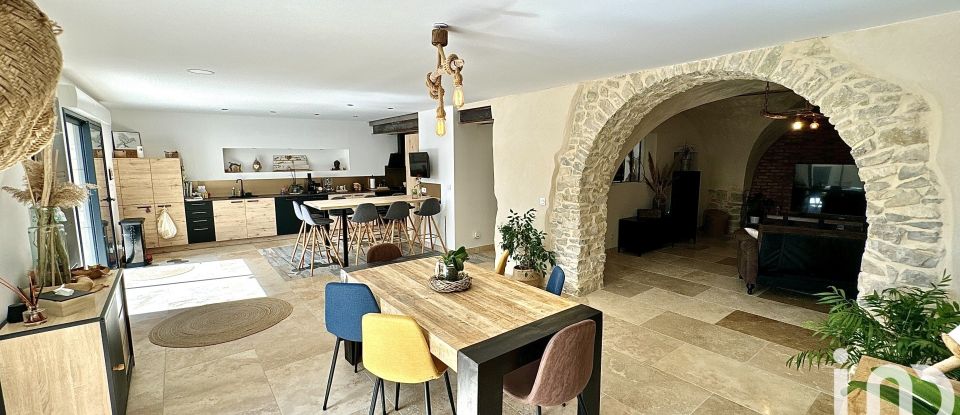 Demeure 8 pièces de 214 m² à Saint-Marcel-lès-Sauzet (26740)