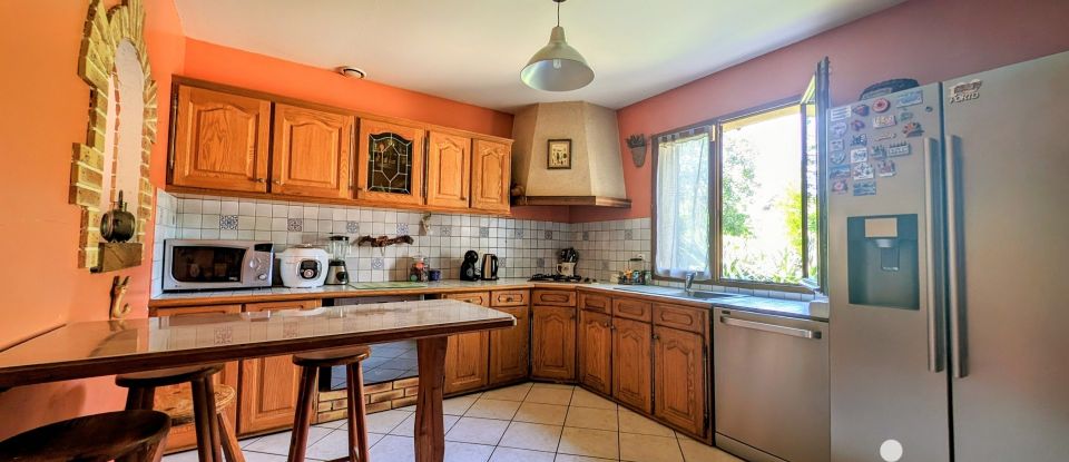 Traditional house 7 rooms of 140 m² in Les Mureaux (78130)