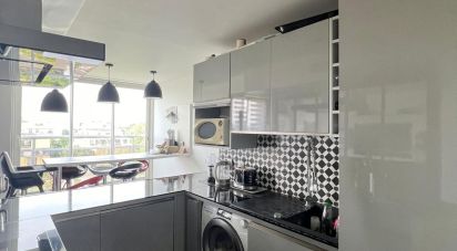 Appartement 4 pièces de 74 m² à Bordeaux (33200)