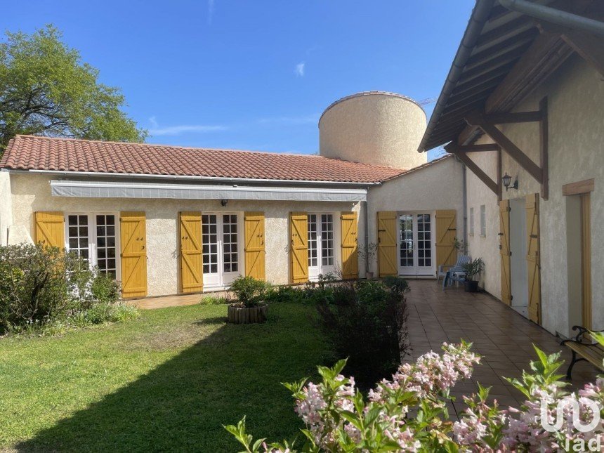 House 5 rooms of 150 m² in Saint-Médard-d'Eyrans (33650)