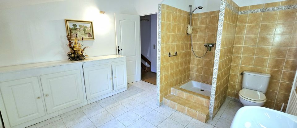 Maison 6 pièces de 150 m² à Bagnols-sur-Cèze (30200)