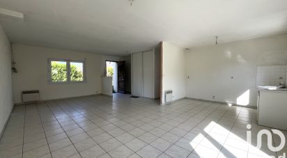 Maison traditionnelle 5 pièces de 90 m² à Montcourt-Fromonville (77140)