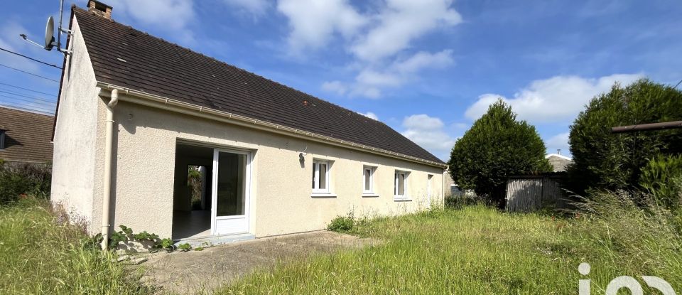 Maison traditionnelle 5 pièces de 90 m² à Montcourt-Fromonville (77140)