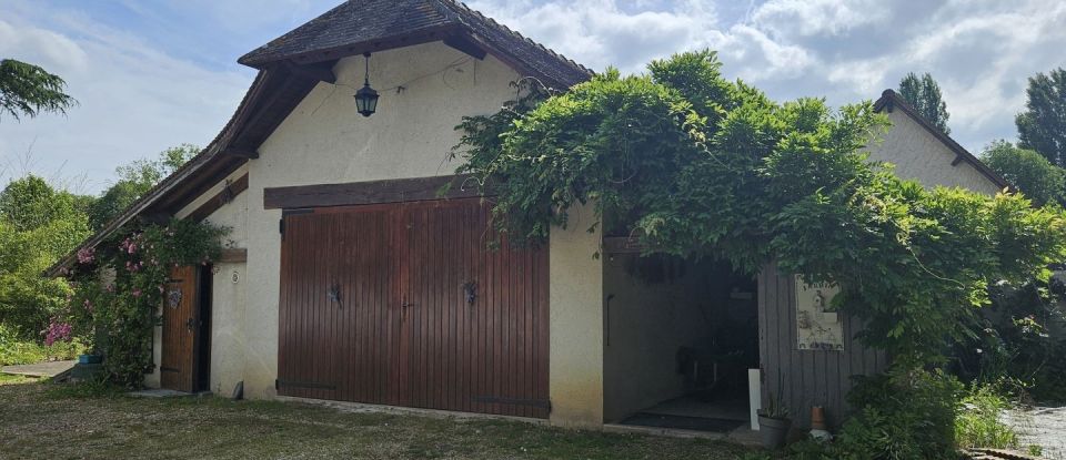 House 10 rooms of 216 m² in Sainte-Gemme-Moronval (28500)