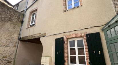 Immeuble de 242 m² à Évron (53600)