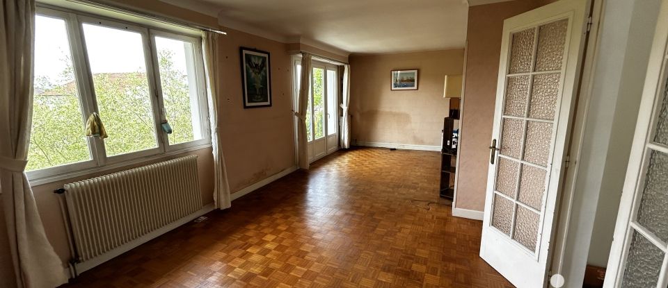 Traditional house 5 rooms of 158 m² in Pau (64000)