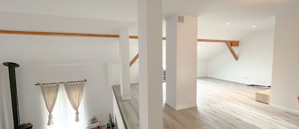 Maison 5 pièces de 198 m² à Arthaz-Pont-Notre-Dame (74380)