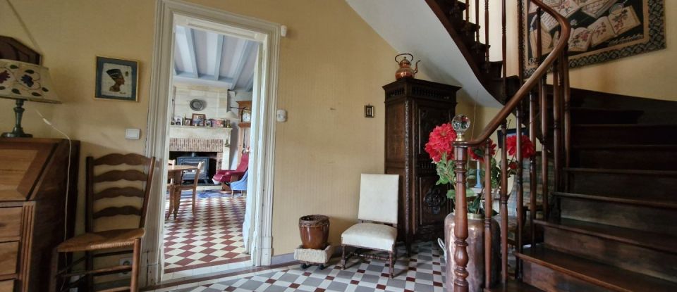 House 7 rooms of 169 m² in Lamothe-Montravel (24230)