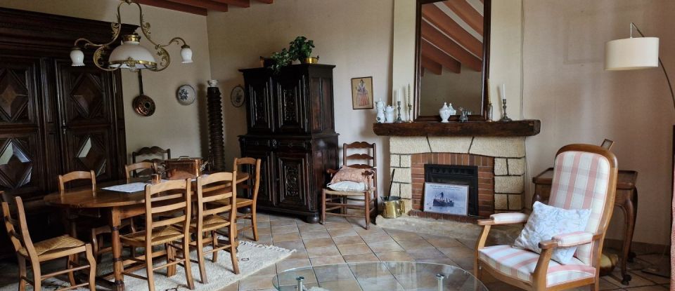 House 7 rooms of 169 m² in Lamothe-Montravel (24230)