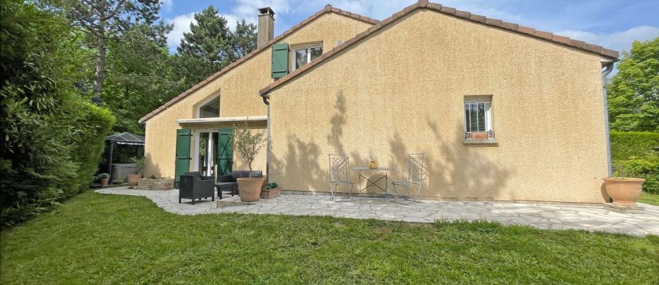 House 7 rooms of 154 m² in Gif-sur-Yvette (91190)