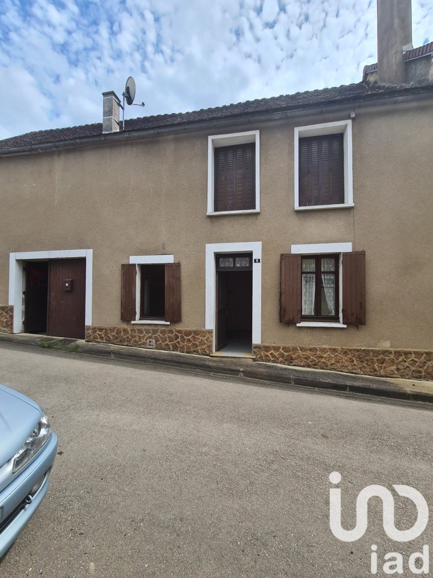 Village house 4 rooms of 61 m² in Maligny (89800)