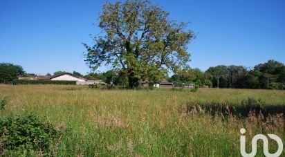 Land of 2,069 m² in Saint-Pierre-d'Eyraud (24130)