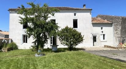 House 6 rooms of 183 m² in Fontenille-Saint-Martin-d'Entraigues (79110)