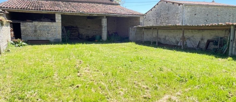 House 6 rooms of 183 m² in Fontenille-Saint-Martin-d'Entraigues (79110)