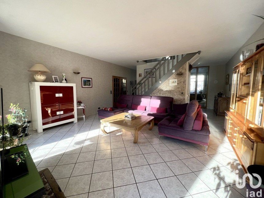 House 7 rooms of 200 m² in Pagny-sur-Moselle (54530)