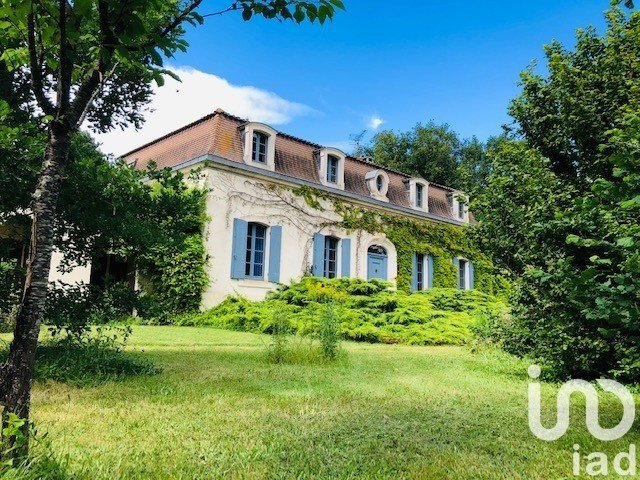 Maison traditionnelle 10 pièces de 345 m² à Fauguerolles (47400)