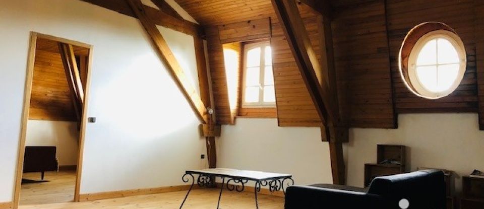 Maison traditionnelle 10 pièces de 345 m² à Fauguerolles (47400)