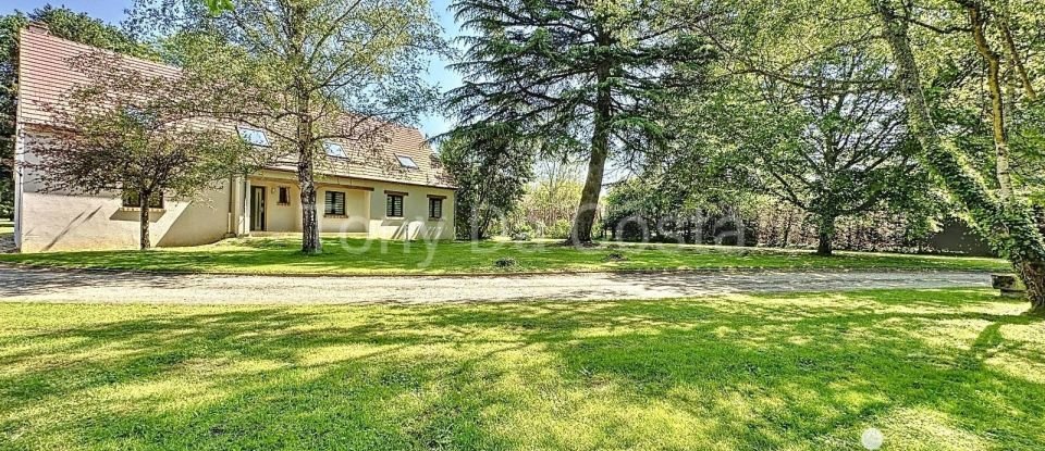 Maison 7 pièces de 245 m² à Chaumes-en-Brie (77390)