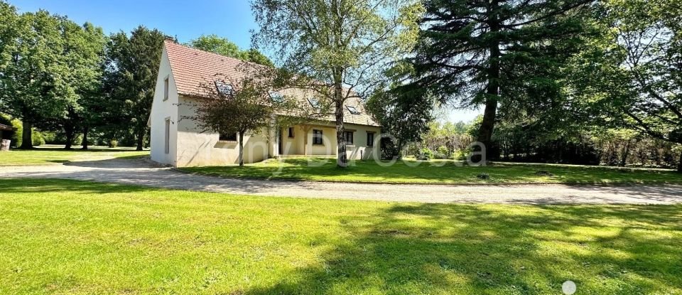 Maison 7 pièces de 245 m² à Chaumes-en-Brie (77390)