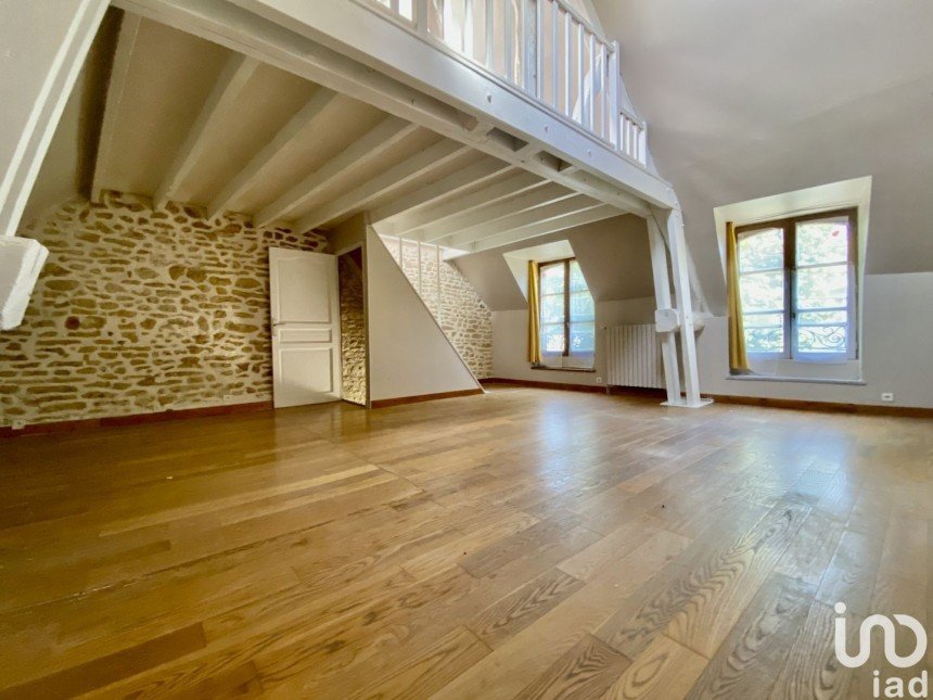 Maison 7 pièces de 198 m² à MALESHERBES (45330)