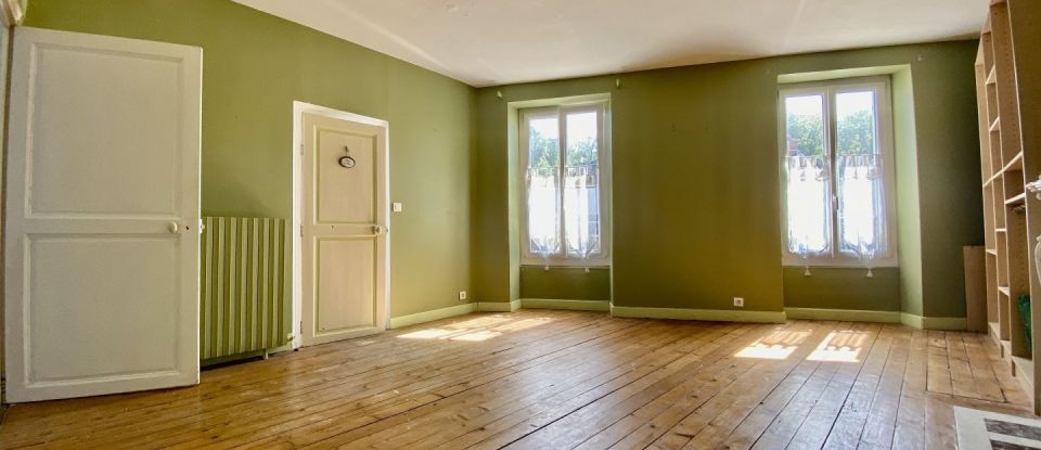 Maison 7 pièces de 198 m² à MALESHERBES (45330)