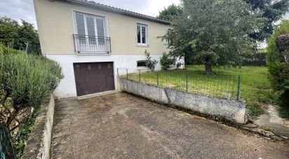 Traditional house 4 rooms of 83 m² in Champagne-Mouton (16350)