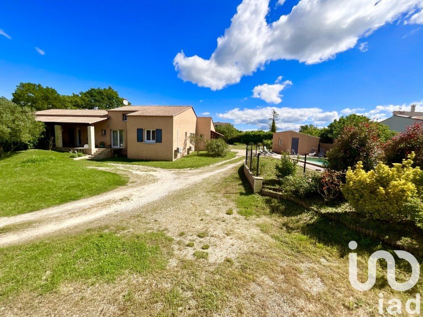 Maison traditionnelle 7 pièces de 195 m² à Saint-Hilaire-de-Brethmas (30560)