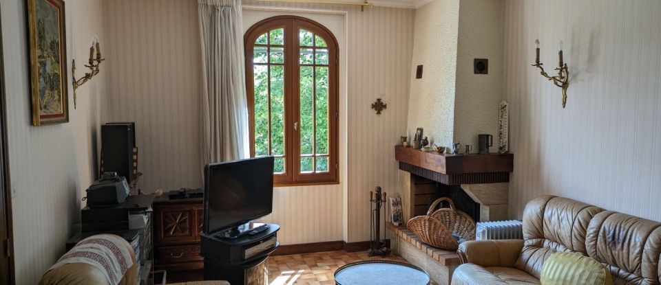 House 5 rooms of 129 m² in Le Bugue (24260)