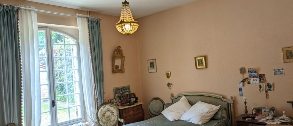 Mansion 6 rooms of 243 m² in Le Bugue (24260)