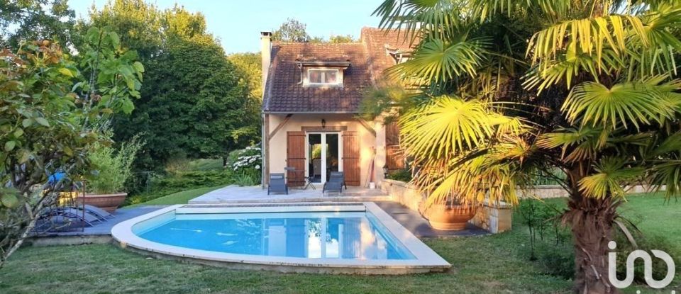 House 5 rooms of 142 m² in Saint-Cyprien (24220)