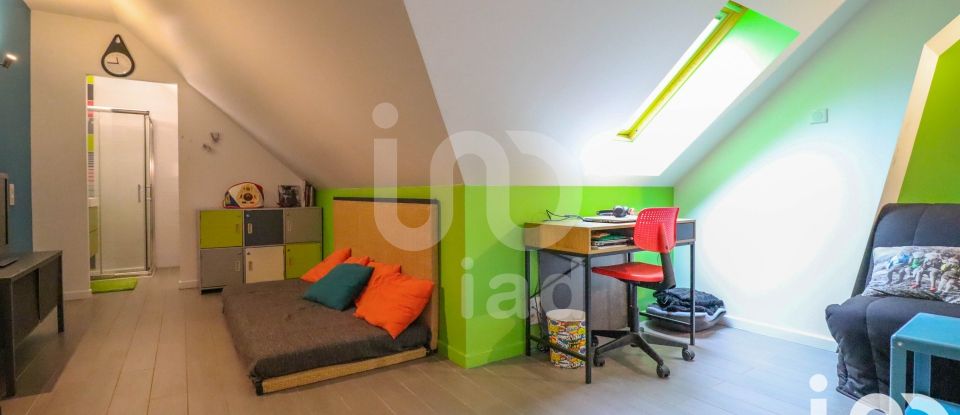 Maison 7 pièces de 164 m² à Charpont (28500)