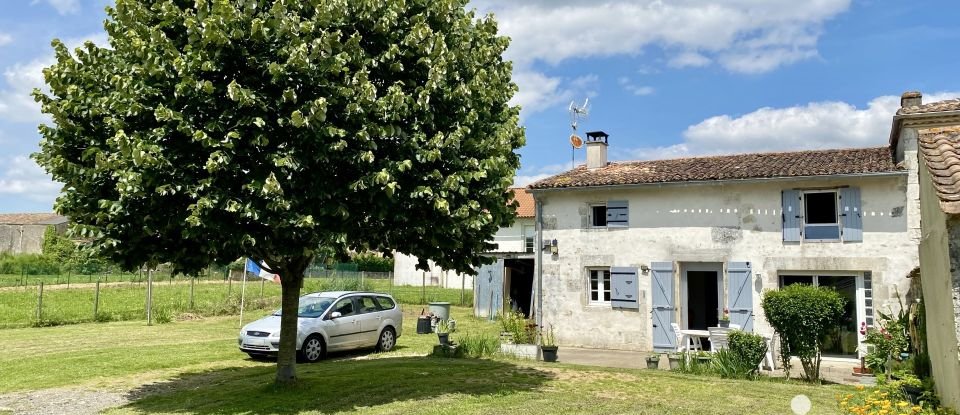 Traditional house 5 rooms of 119 m² in Meursac (17120)