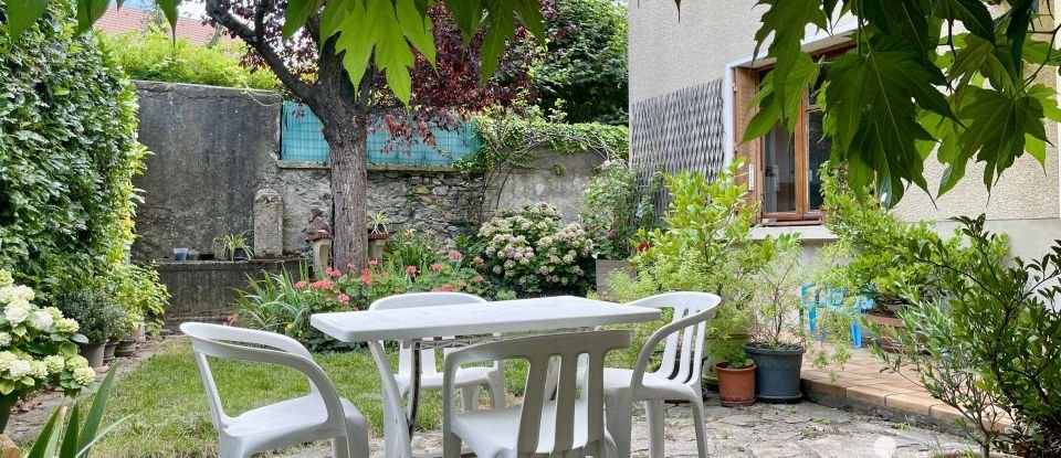 House 5 rooms of 108 m² in Notre-Dame-de-Commiers (38450)