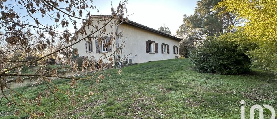 Traditional house 5 rooms of 147 m² in Bouloc (31620)